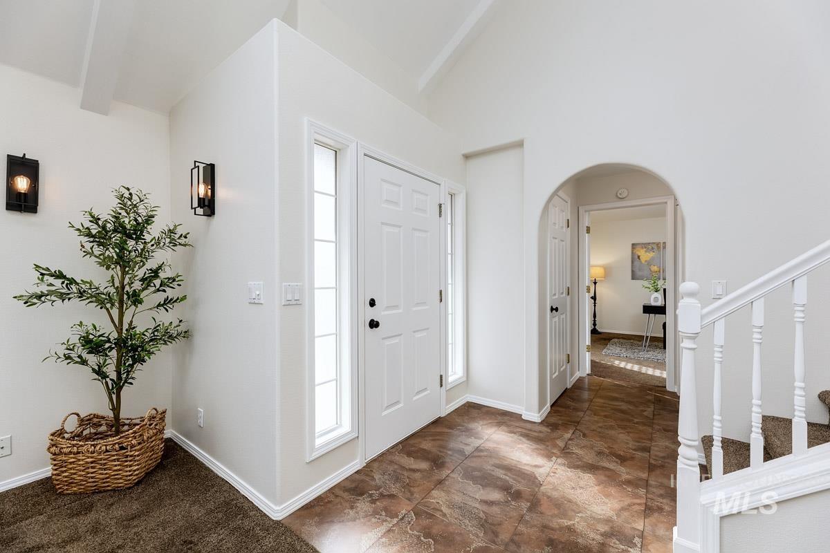 992 N Pinnacle, Eagle, Idaho 83616, 4 Bedrooms, 4 Bathrooms, Residential For Sale, Price $680,000,MLS 98972949