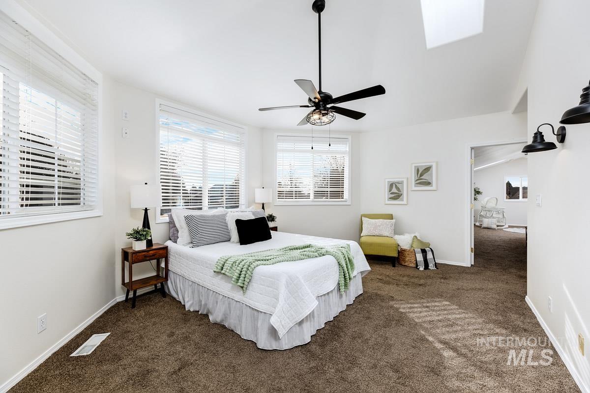 992 N Pinnacle, Eagle, Idaho 83616, 4 Bedrooms, 4 Bathrooms, Residential For Sale, Price $669,995, 98972949