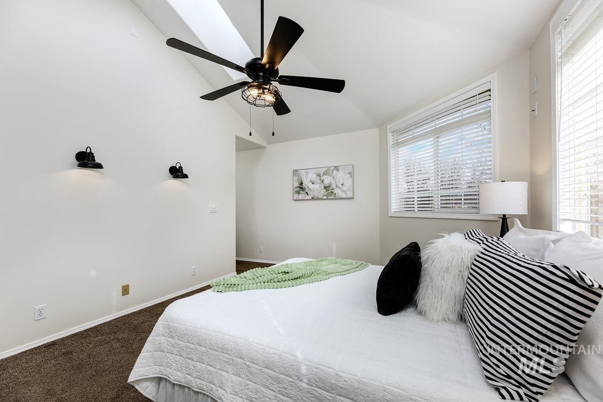 992 N Pinnacle, Eagle, Idaho 83616, 4 Bedrooms, 4 Bathrooms, Residential For Sale, Price $680,000,MLS 98972949