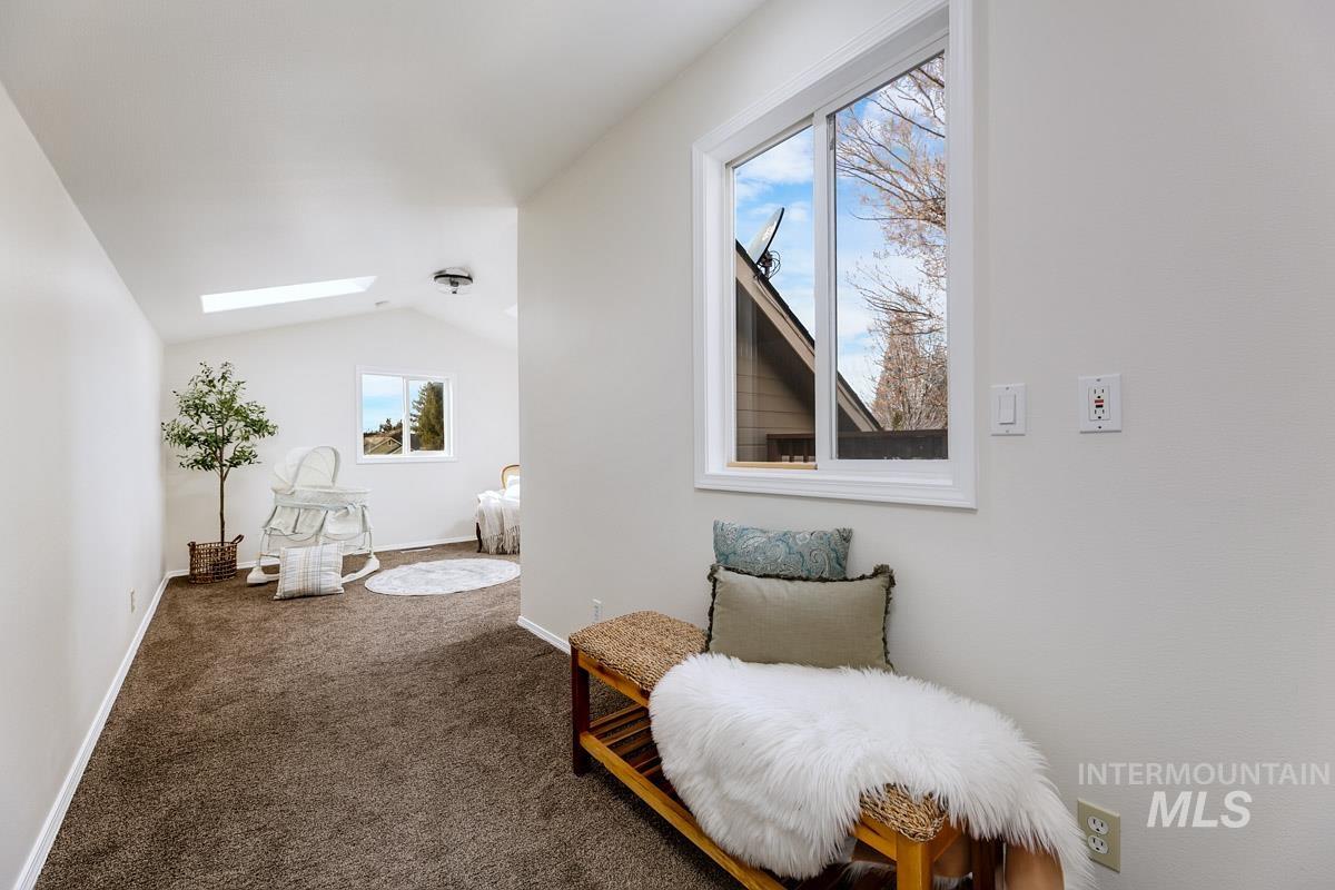 992 N Pinnacle, Eagle, Idaho 83616, 4 Bedrooms, 4 Bathrooms, Residential For Sale, Price $680,000,MLS 98972949