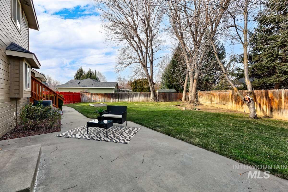 992 N Pinnacle, Eagle, Idaho 83616, 4 Bedrooms, 4 Bathrooms, Residential For Sale, Price $680,000,MLS 98972949