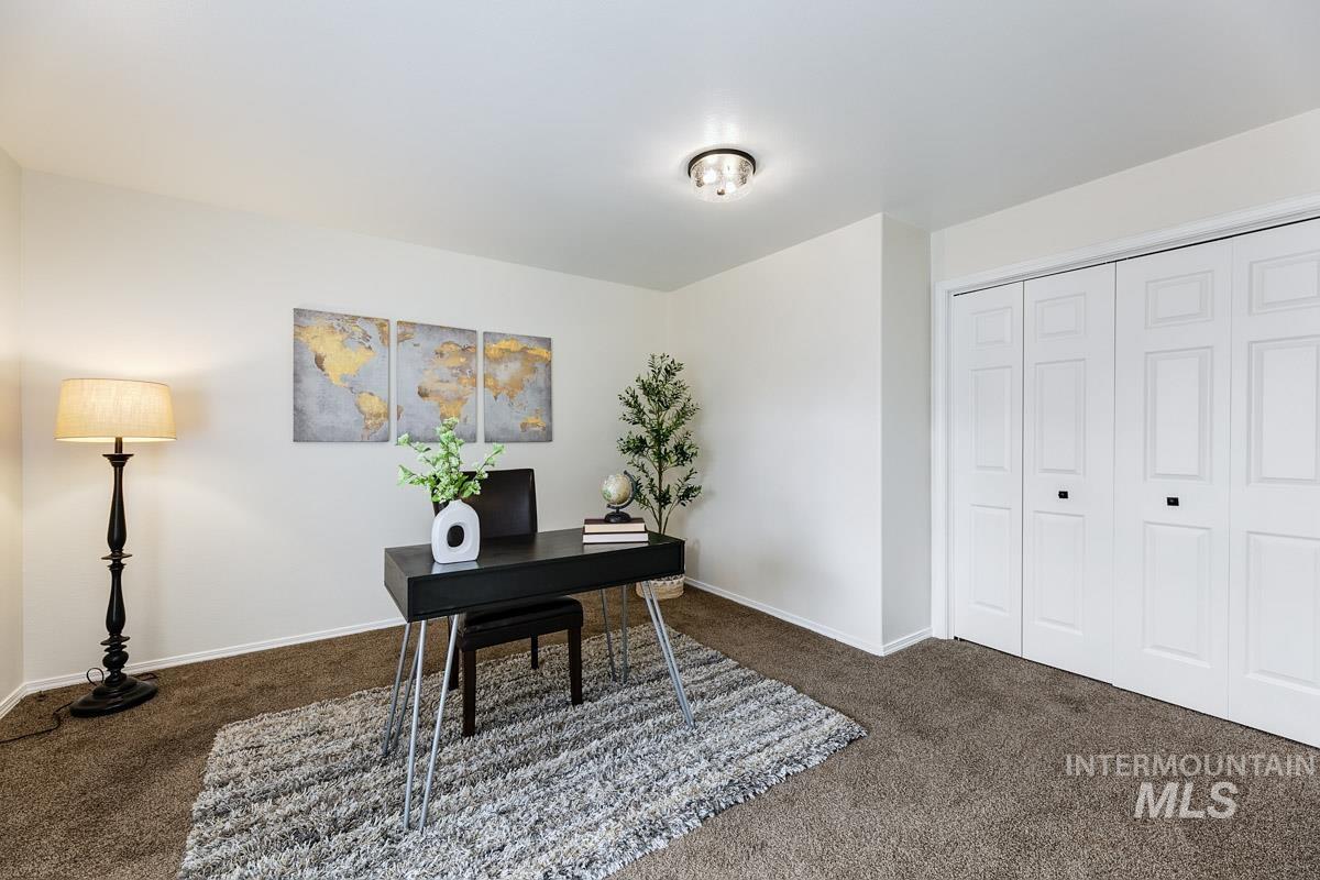 992 N Pinnacle, Eagle, Idaho 83616, 4 Bedrooms, 4 Bathrooms, Residential For Sale, Price $669,995, 98972949