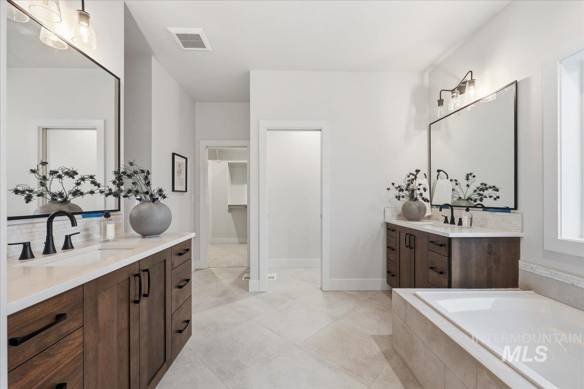 402 W Flour Mill Court, Middleton, Idaho 83644, 3 Bedrooms, 2.5 Bathrooms, Residential For Sale, Price $647,900,MLS 98972952