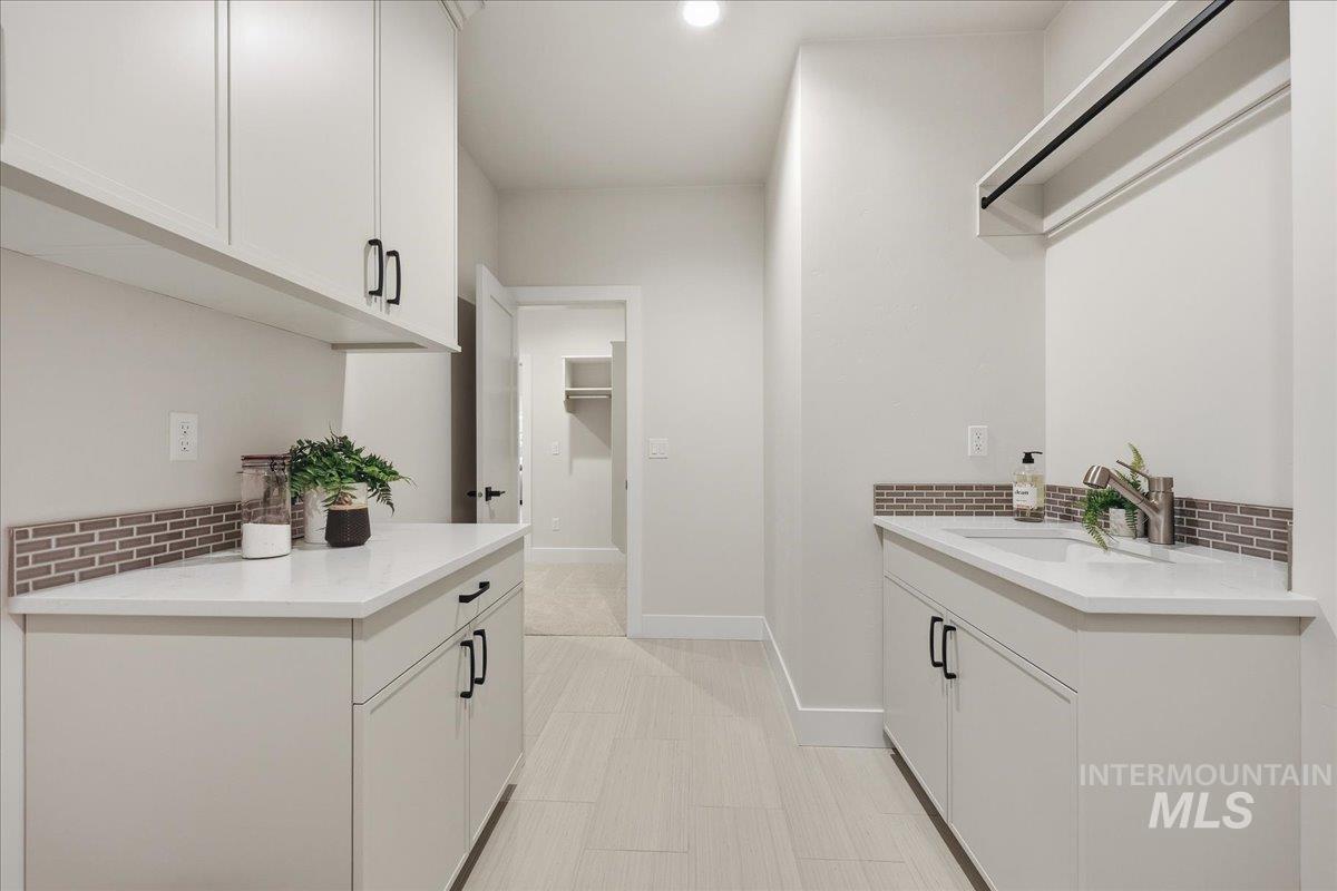 402 W Flour Mill Court, Middleton, Idaho 83644, 3 Bedrooms, 2.5 Bathrooms, Residential For Sale, Price $647,900,MLS 98972952