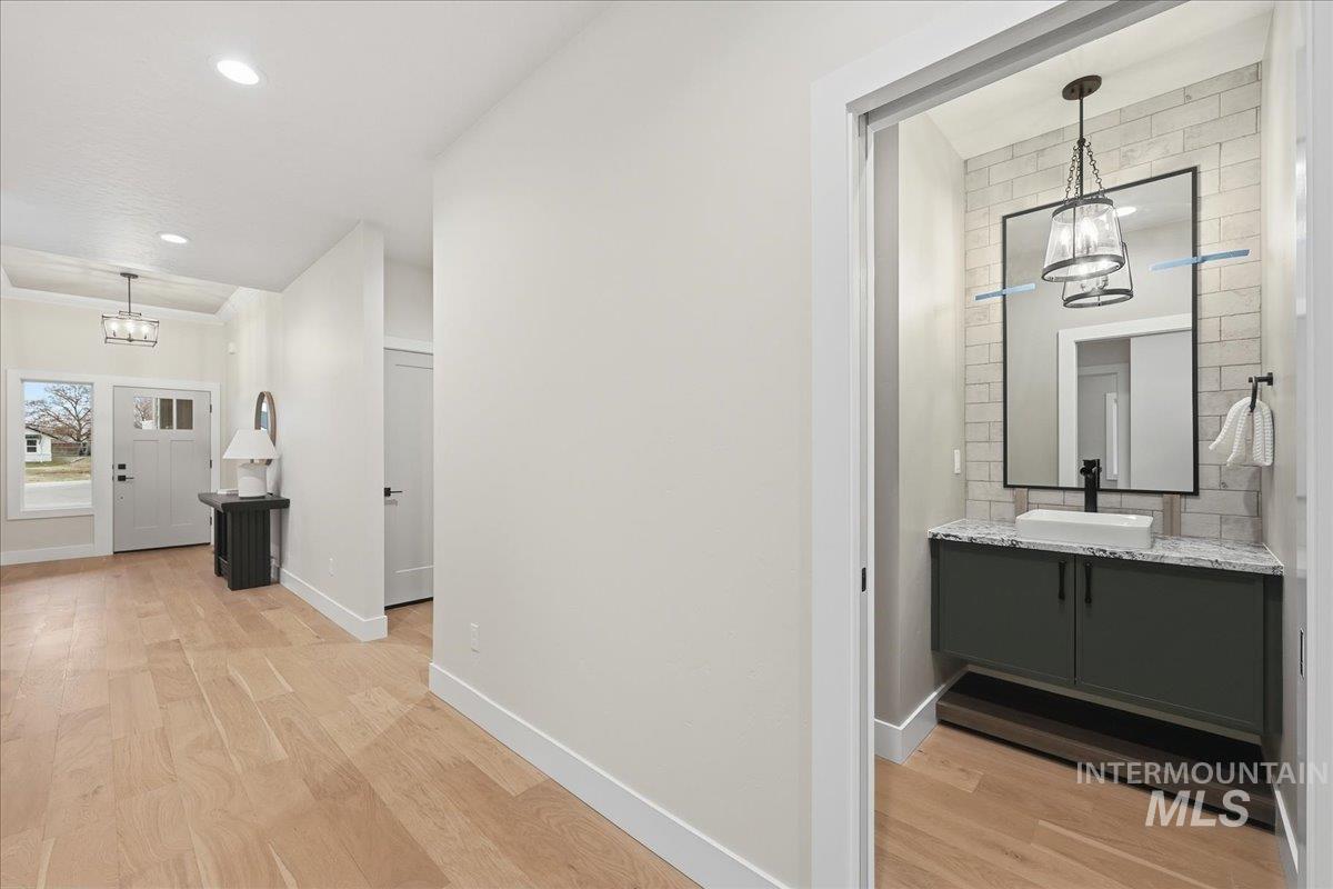 402 W Flour Mill Court, Middleton, Idaho 83644, 3 Bedrooms, 2.5 Bathrooms, Residential For Sale, Price $647,900,MLS 98972952