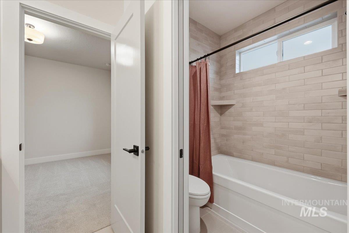 402 W Flour Mill Court, Middleton, Idaho 83644, 3 Bedrooms, 2.5 Bathrooms, Residential For Sale, Price $647,900,MLS 98972952