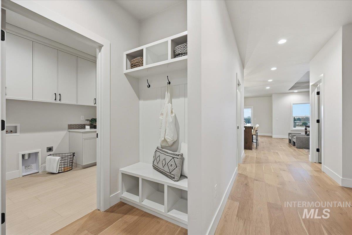 402 W Flour Mill Court, Middleton, Idaho 83644, 3 Bedrooms, 2.5 Bathrooms, Residential For Sale, Price $647,900,MLS 98972952