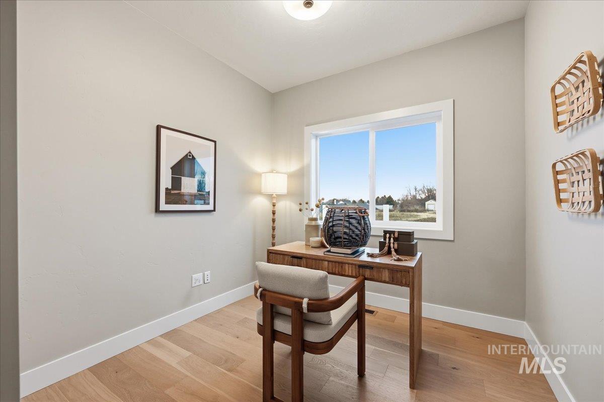 402 W Flour Mill Court, Middleton, Idaho 83644, 3 Bedrooms, 2.5 Bathrooms, Residential For Sale, Price $647,900,MLS 98972952