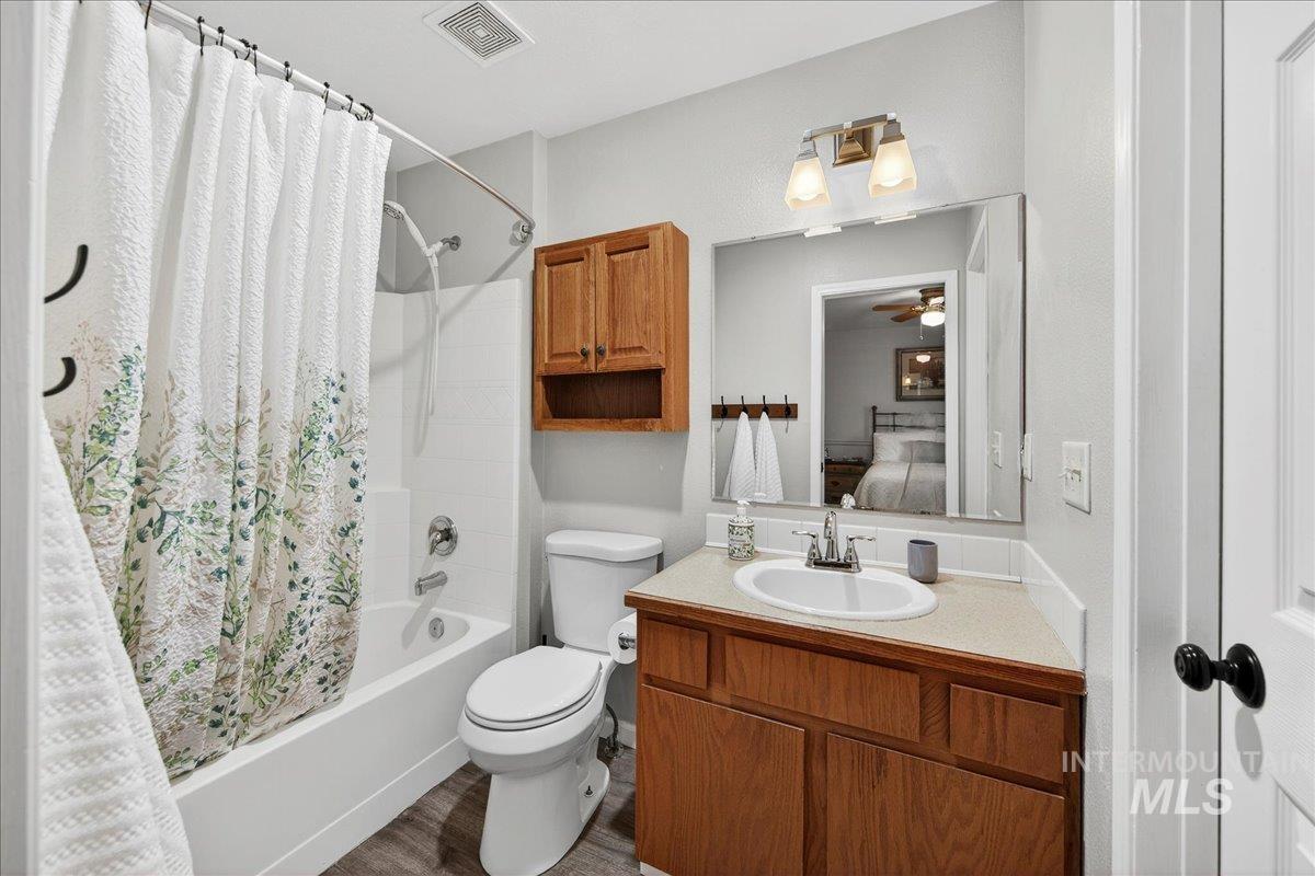 827 Mason Loop, Nampa, Idaho 83686, 3 Bedrooms, 2 Bathrooms, Residential For Sale, Price $350,000,MLS 98972960