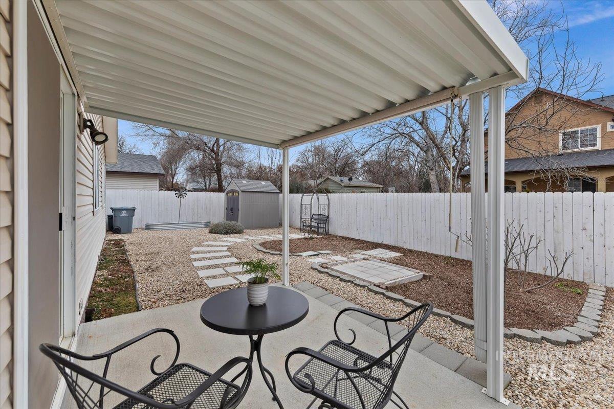 827 Mason Loop, Nampa, Idaho 83686, 3 Bedrooms, 2 Bathrooms, Residential For Sale, Price $350,000,MLS 98972960