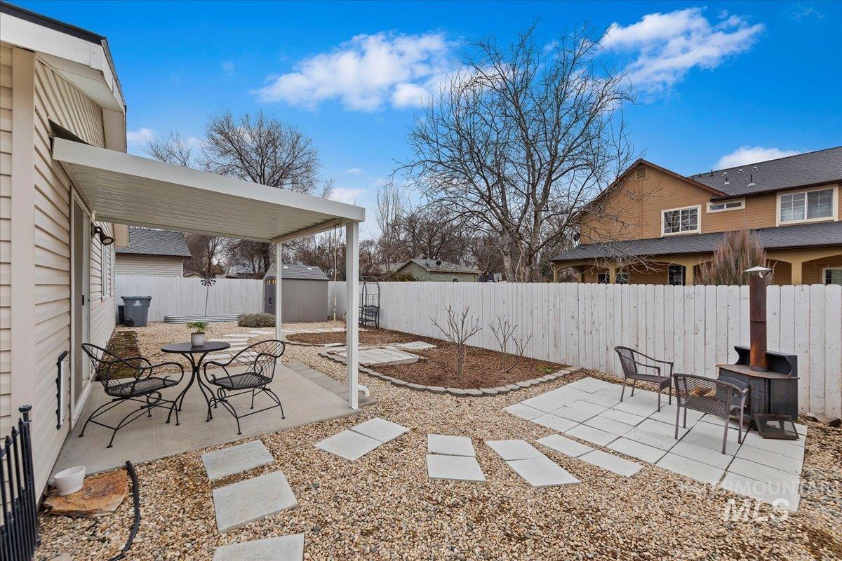 827 Mason Loop, Nampa, Idaho 83686, 3 Bedrooms, 2 Bathrooms, Residential For Sale, Price $350,000,MLS 98972960