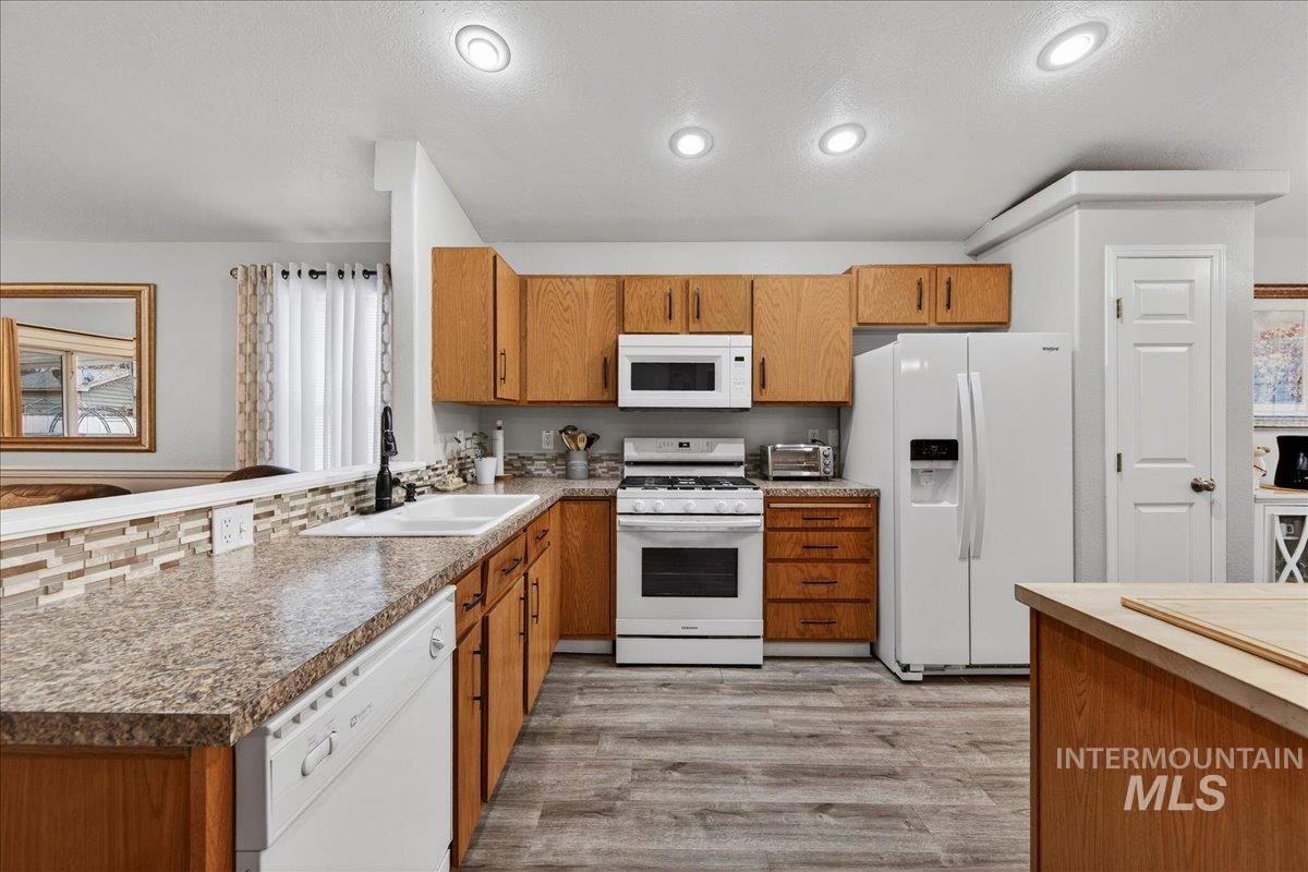 827 Mason Loop, Nampa, Idaho 83686, 3 Bedrooms, 2 Bathrooms, Residential For Sale, Price $350,000,MLS 98972960