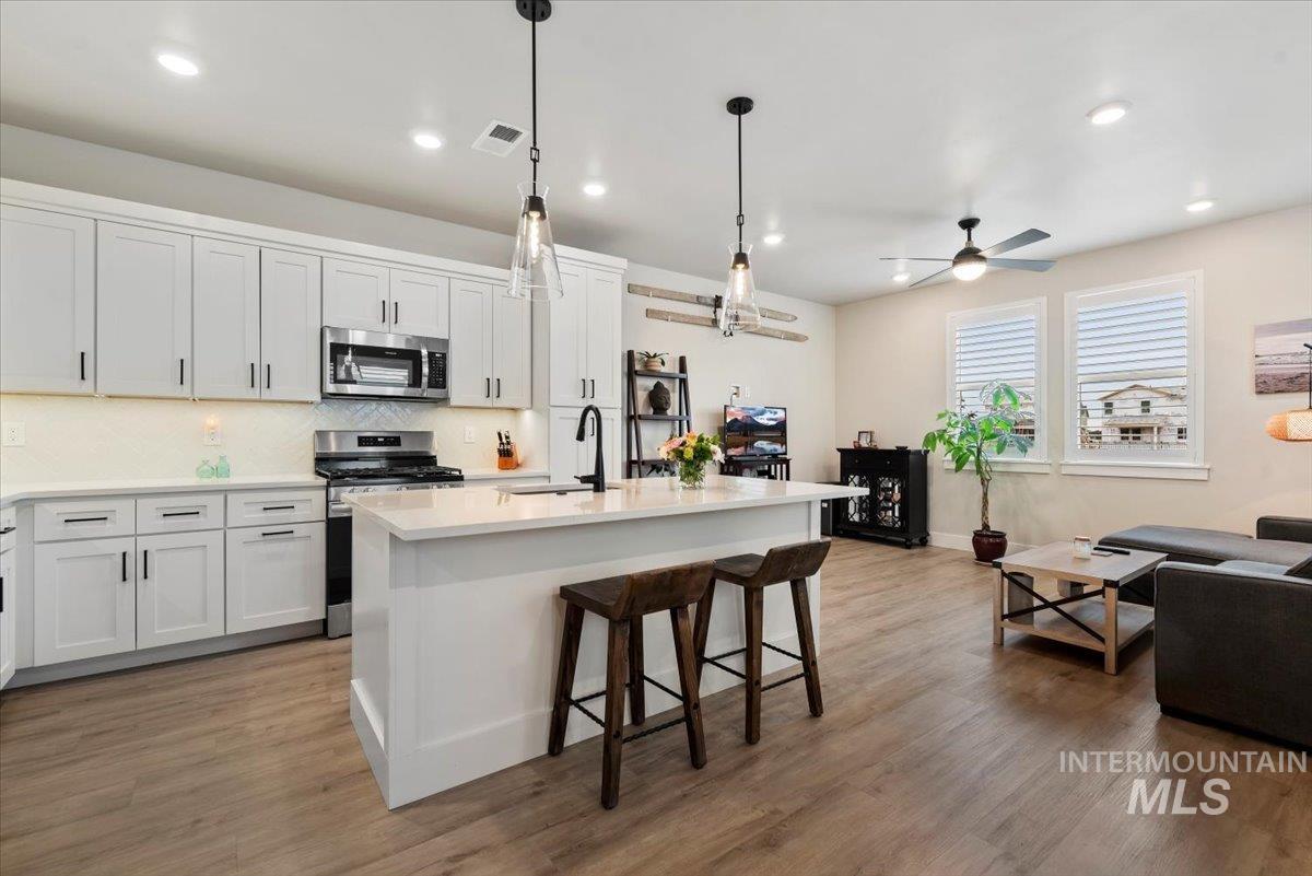 203 S Koyukuk Ln, Star, Idaho 83669, 4 Bedrooms, 3 Bathrooms, Residential For Sale, Price $450,000,MLS 98972961