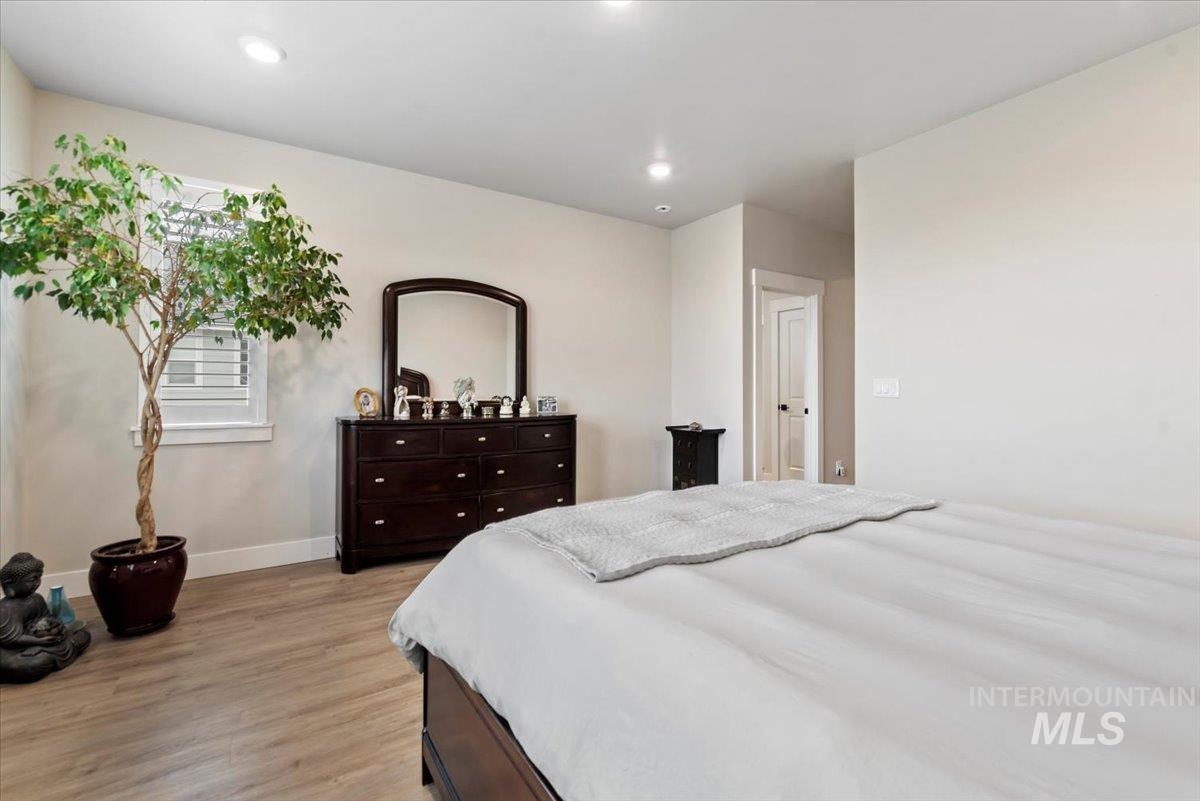 203 S Koyukuk Ln, Star, Idaho 83669, 4 Bedrooms, 3 Bathrooms, Residential For Sale, Price $450,000,MLS 98972961