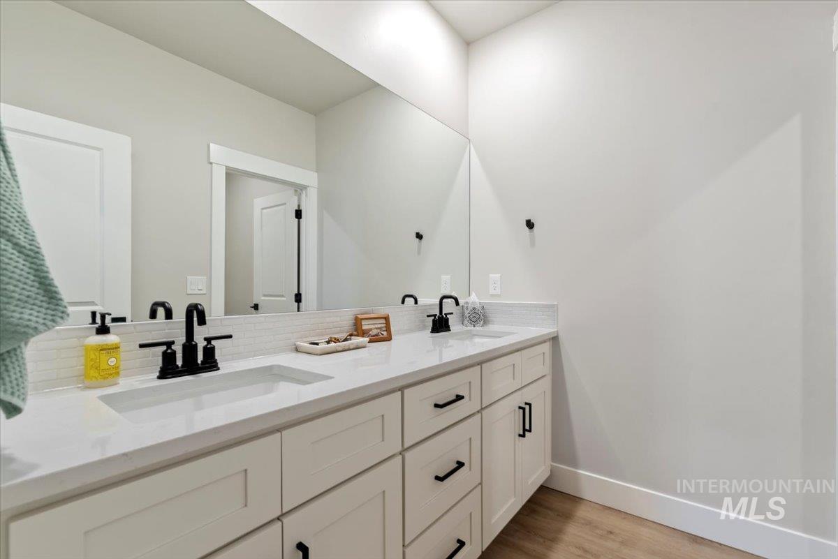 203 S Koyukuk Ln, Star, Idaho 83669, 4 Bedrooms, 3 Bathrooms, Residential For Sale, Price $450,000,MLS 98972961