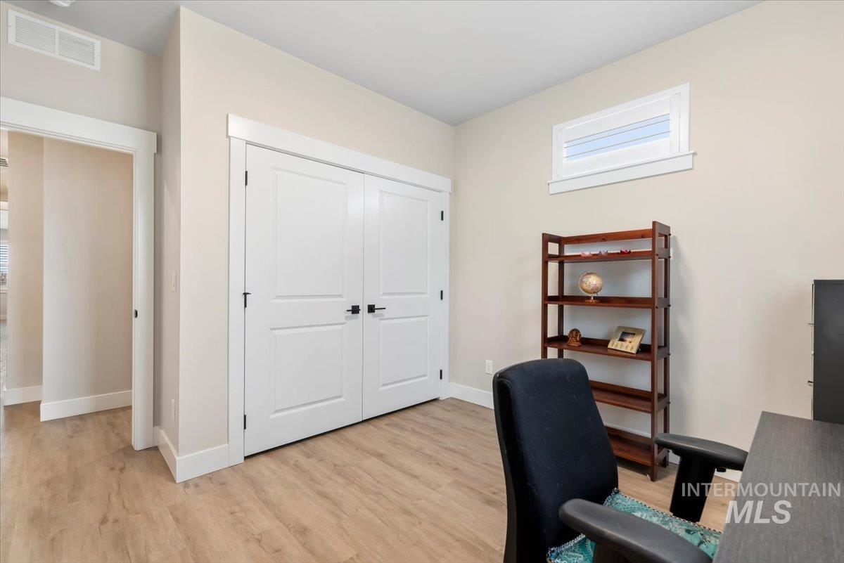 203 S Koyukuk Ln, Star, Idaho 83669, 4 Bedrooms, 3 Bathrooms, Residential For Sale, Price $450,000,MLS 98972961