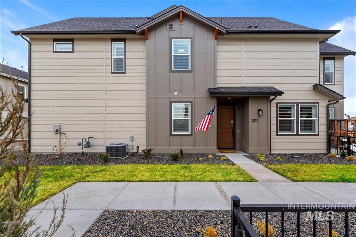 203 S Koyukuk Ln, Star, Idaho 83669, 4 Bedrooms, 3 Bathrooms, Residential For Sale, Price $450,000,MLS 98972961