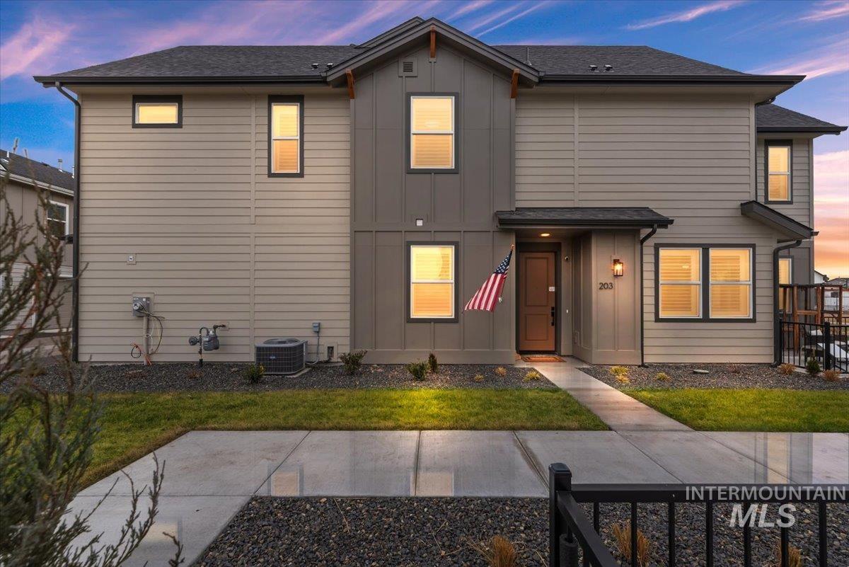 203 S Koyukuk Ln, Star, Idaho 83669, 4 Bedrooms, 3 Bathrooms, Residential For Sale, Price $450,000,MLS 98972961