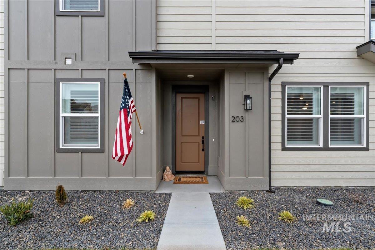 203 S Koyukuk Ln, Star, Idaho 83669, 4 Bedrooms, 3 Bathrooms, Residential For Sale, Price $450,000,MLS 98972961