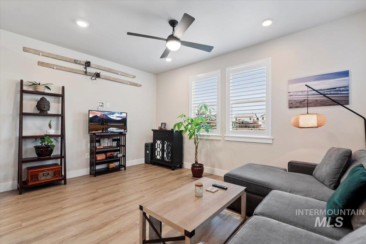 203 S Koyukuk Ln, Star, Idaho 83669, 4 Bedrooms, 3 Bathrooms, Residential For Sale, Price $450,000,MLS 98972961