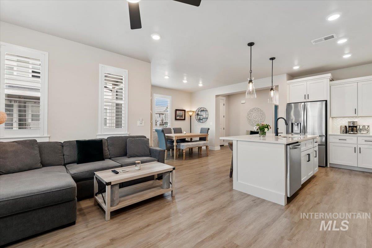 203 S Koyukuk Ln, Star, Idaho 83669, 4 Bedrooms, 3 Bathrooms, Residential For Sale, Price $450,000,MLS 98972961