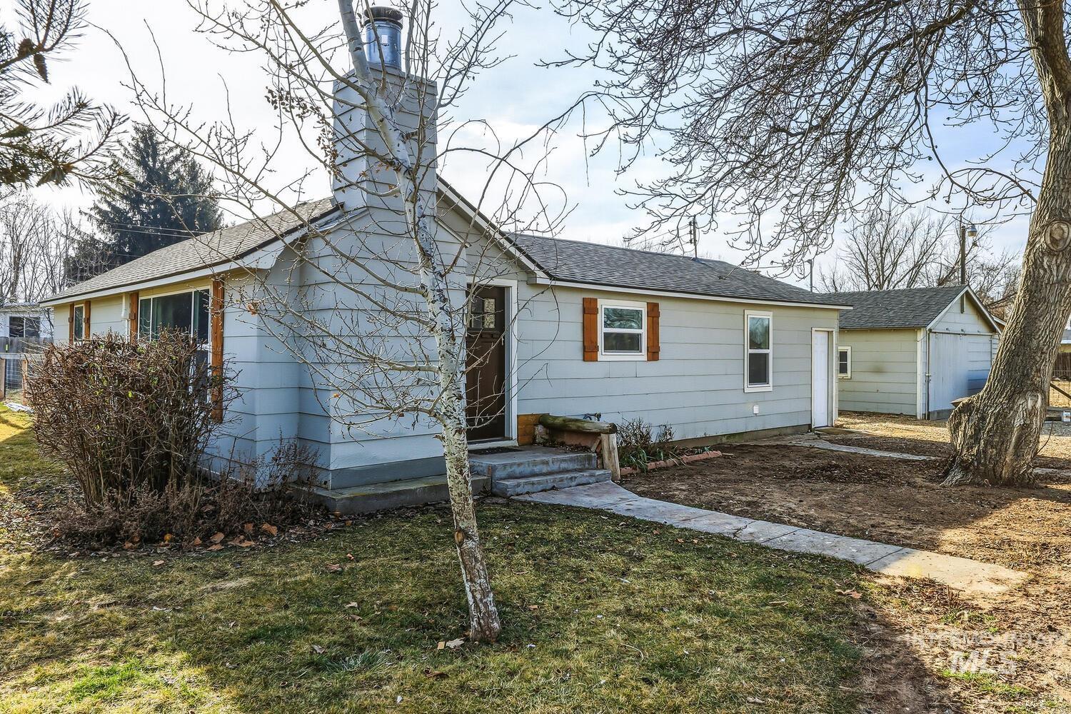 20871 Academy Road, Greenleaf, Idaho 83626, 2 Bedrooms, 1 Bathroom, Residential For Sale, Price $360,000,MLS 98972962