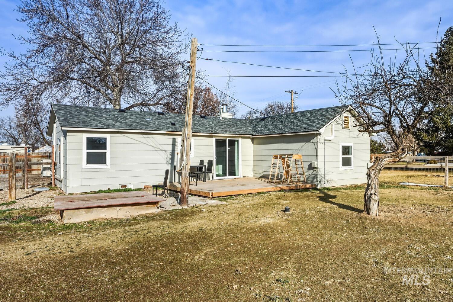 20871 Academy Road, Greenleaf, Idaho 83626, 2 Bedrooms, 1 Bathroom, Residential For Sale, Price $360,000,MLS 98972962