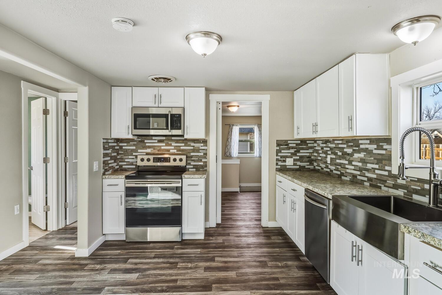 20871 Academy Road, Greenleaf, Idaho 83626, 2 Bedrooms, 1 Bathroom, Residential For Sale, Price $360,000,MLS 98972962