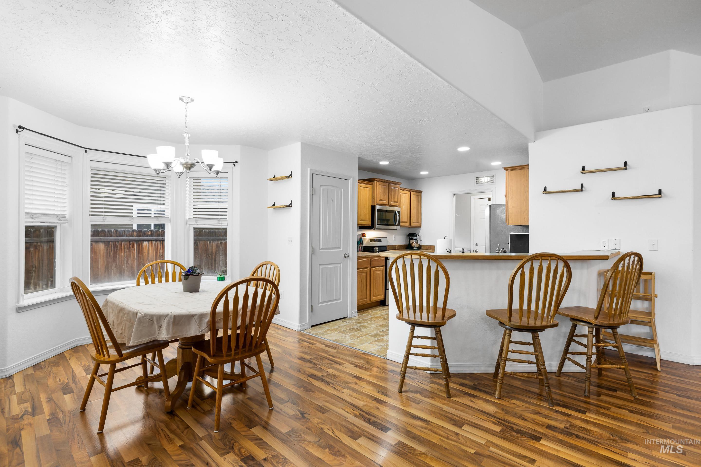 191 SW Quaker Dr, Mountain Home, Idaho 83647, 3 Bedrooms, 2 Bathrooms, Residential For Sale, Price $359,990,MLS 98972963