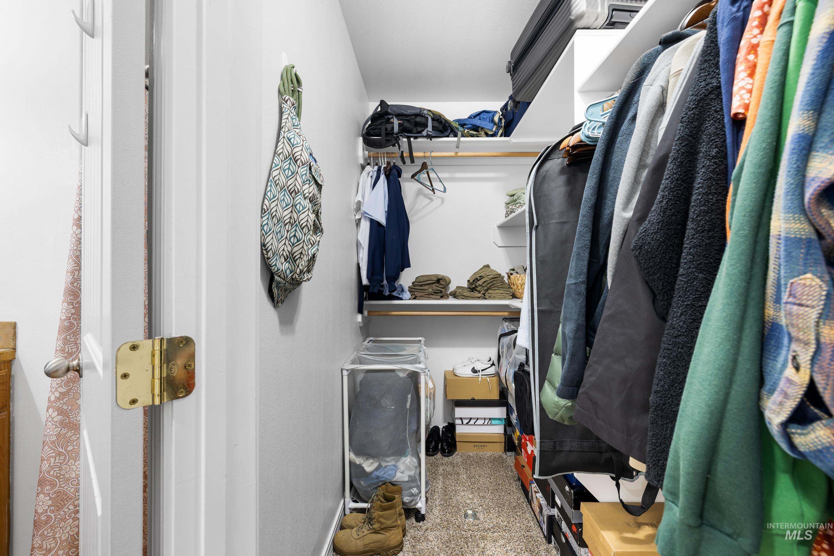 191 SW Quaker Dr, Mountain Home, Idaho 83647, 3 Bedrooms, 2 Bathrooms, Residential For Sale, Price $359,990,MLS 98972963