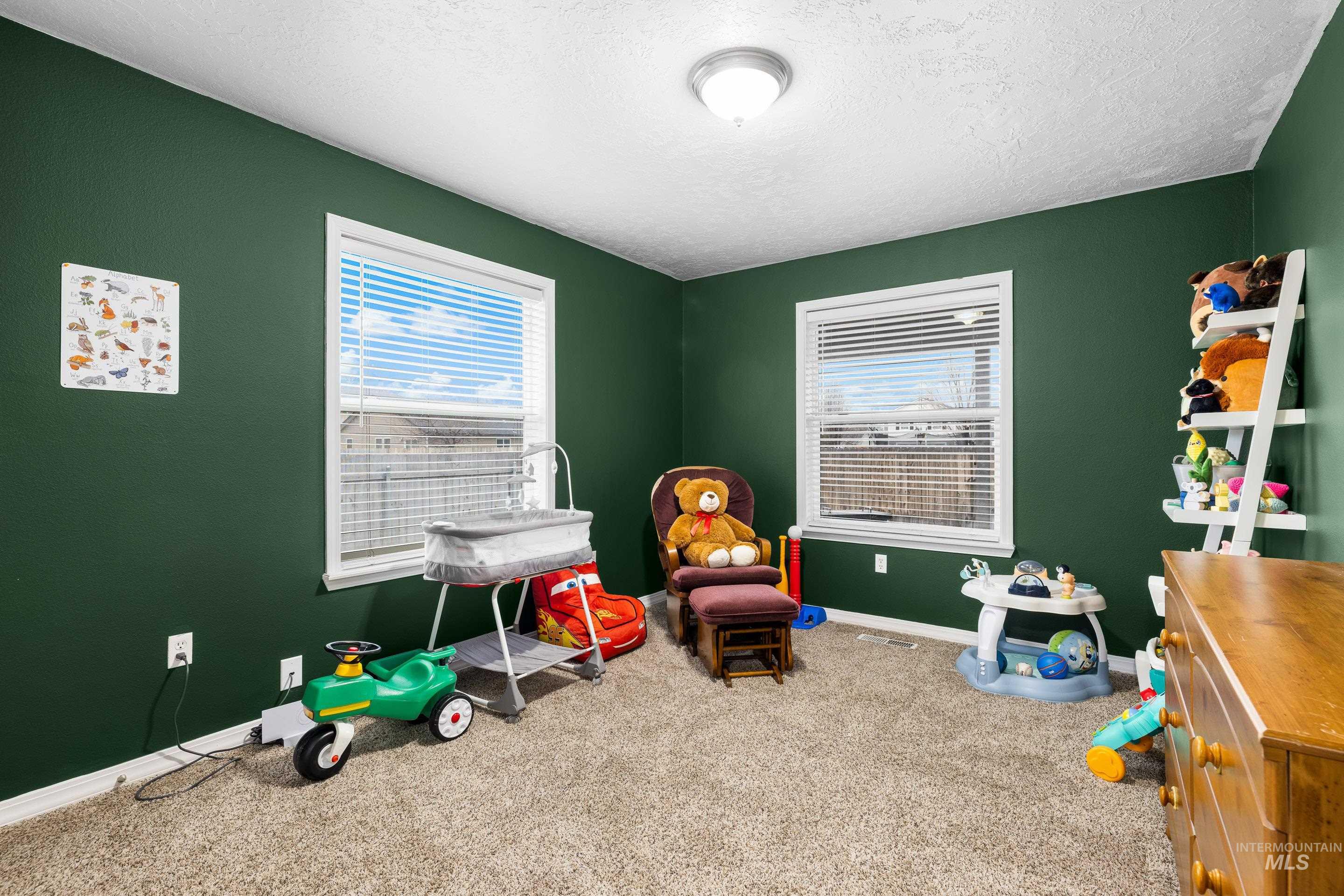 191 SW Quaker Dr, Mountain Home, Idaho 83647, 3 Bedrooms, 2 Bathrooms, Residential For Sale, Price $359,990,MLS 98972963