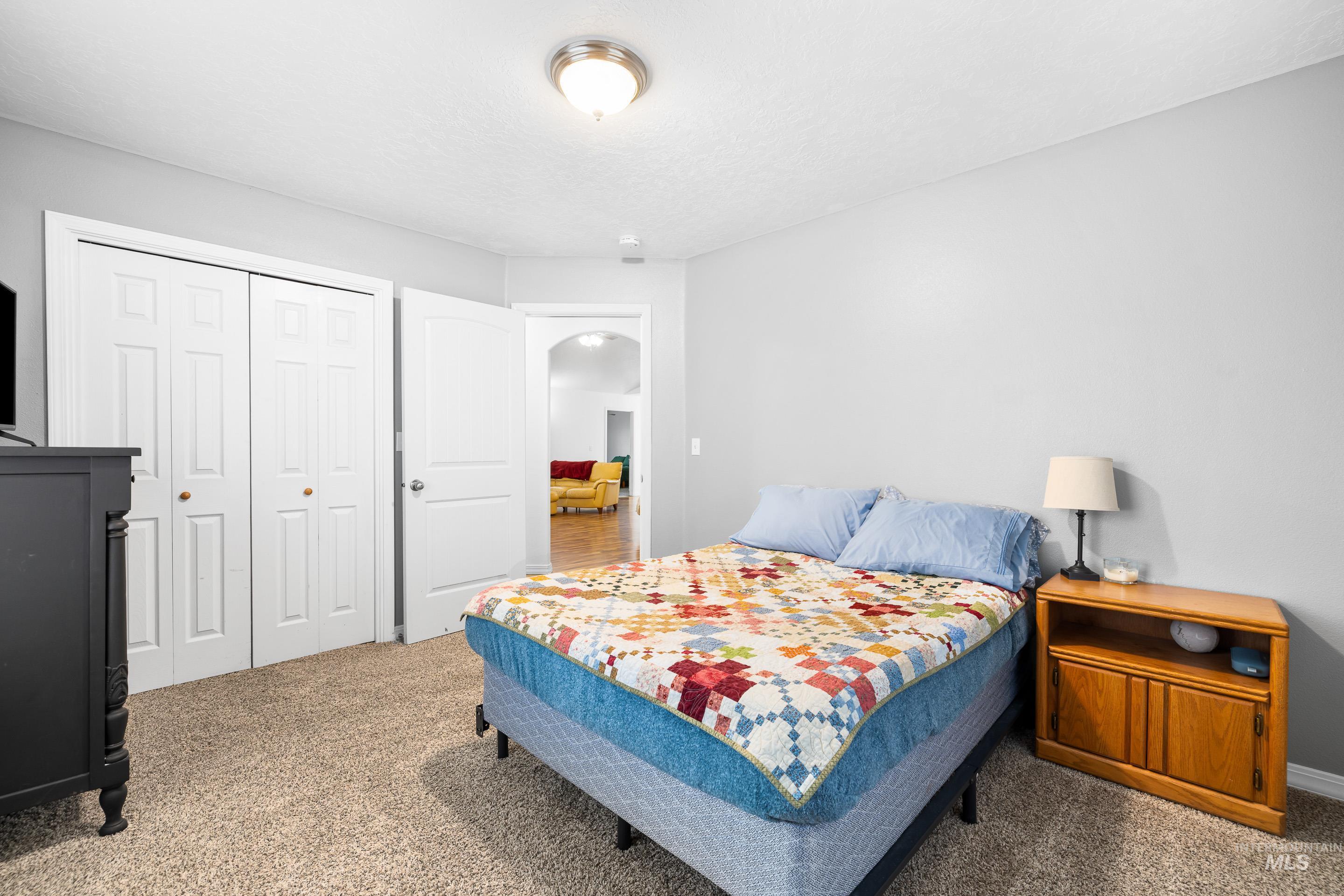 191 SW Quaker Dr, Mountain Home, Idaho 83647, 3 Bedrooms, 2 Bathrooms, Residential For Sale, Price $359,990,MLS 98972963