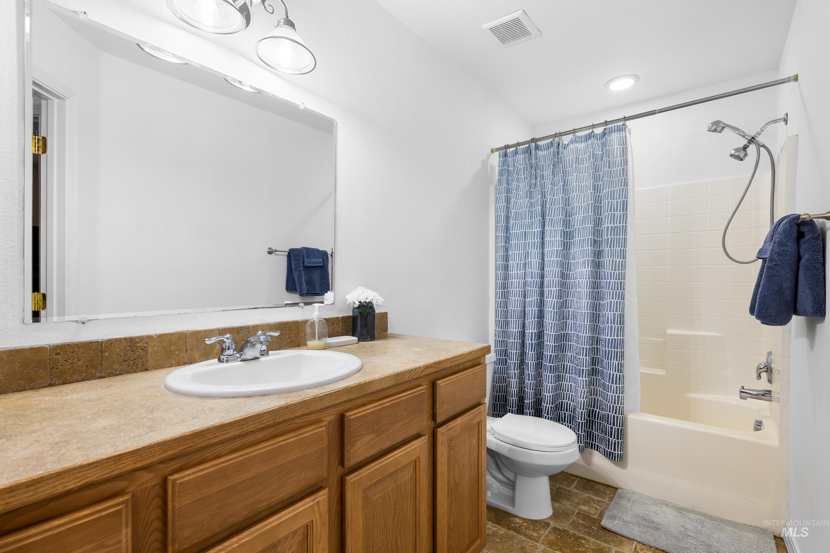 191 SW Quaker Dr, Mountain Home, Idaho 83647, 3 Bedrooms, 2 Bathrooms, Residential For Sale, Price $359,990,MLS 98972963