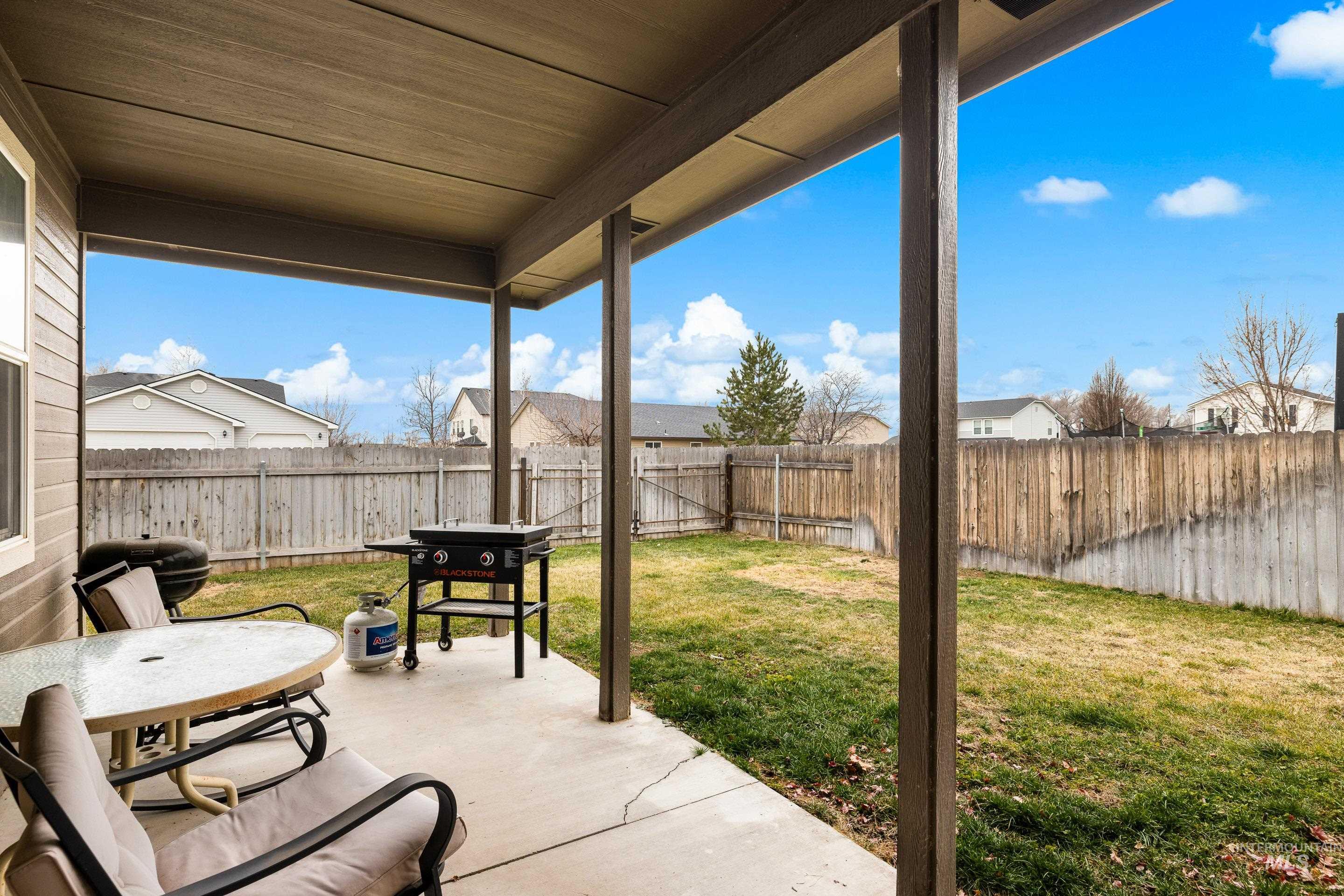 191 SW Quaker Dr, Mountain Home, Idaho 83647, 3 Bedrooms, 2 Bathrooms, Residential For Sale, Price $359,990,MLS 98972963