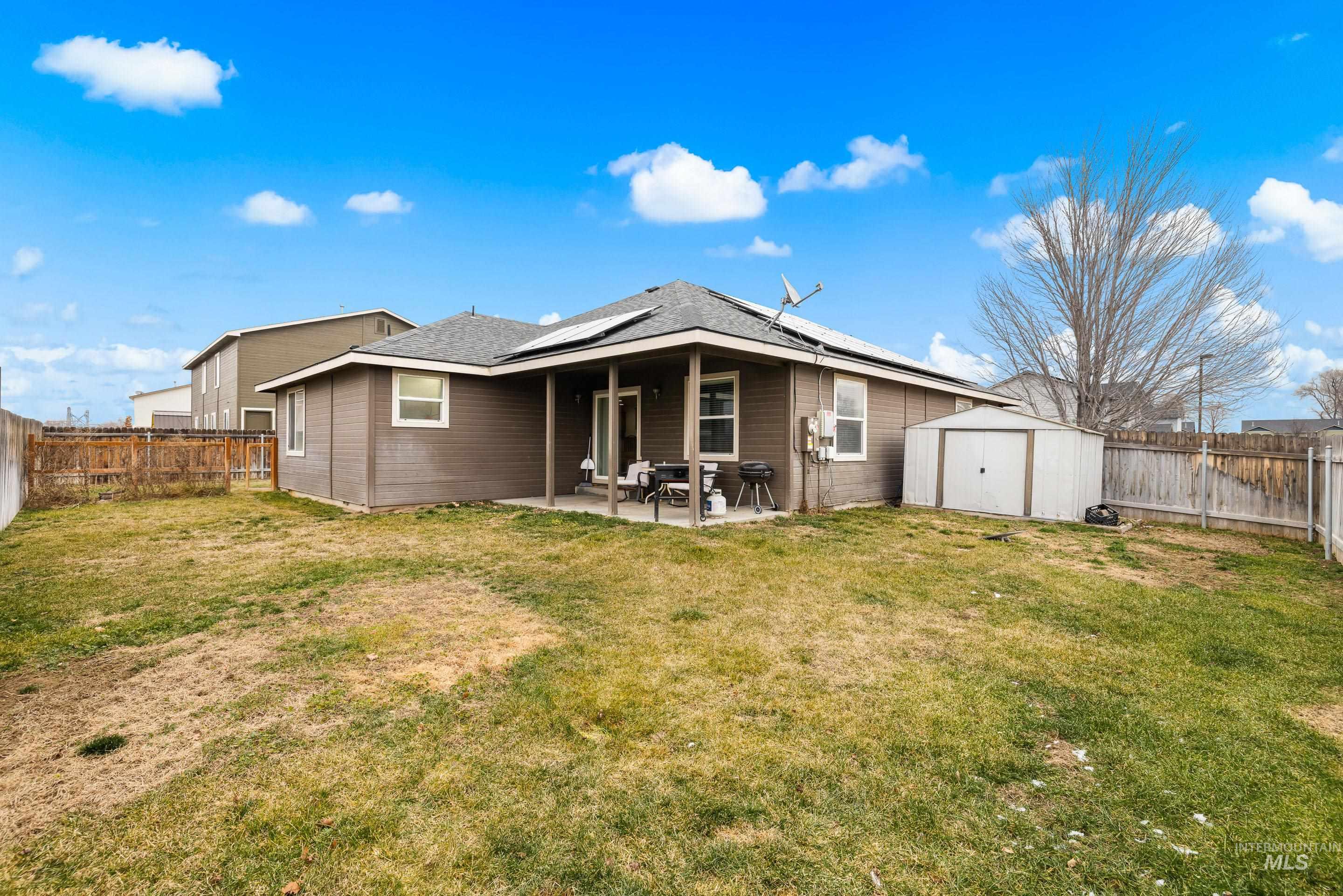 191 SW Quaker Dr, Mountain Home, Idaho 83647, 3 Bedrooms, 2 Bathrooms, Residential For Sale, Price $359,990,MLS 98972963