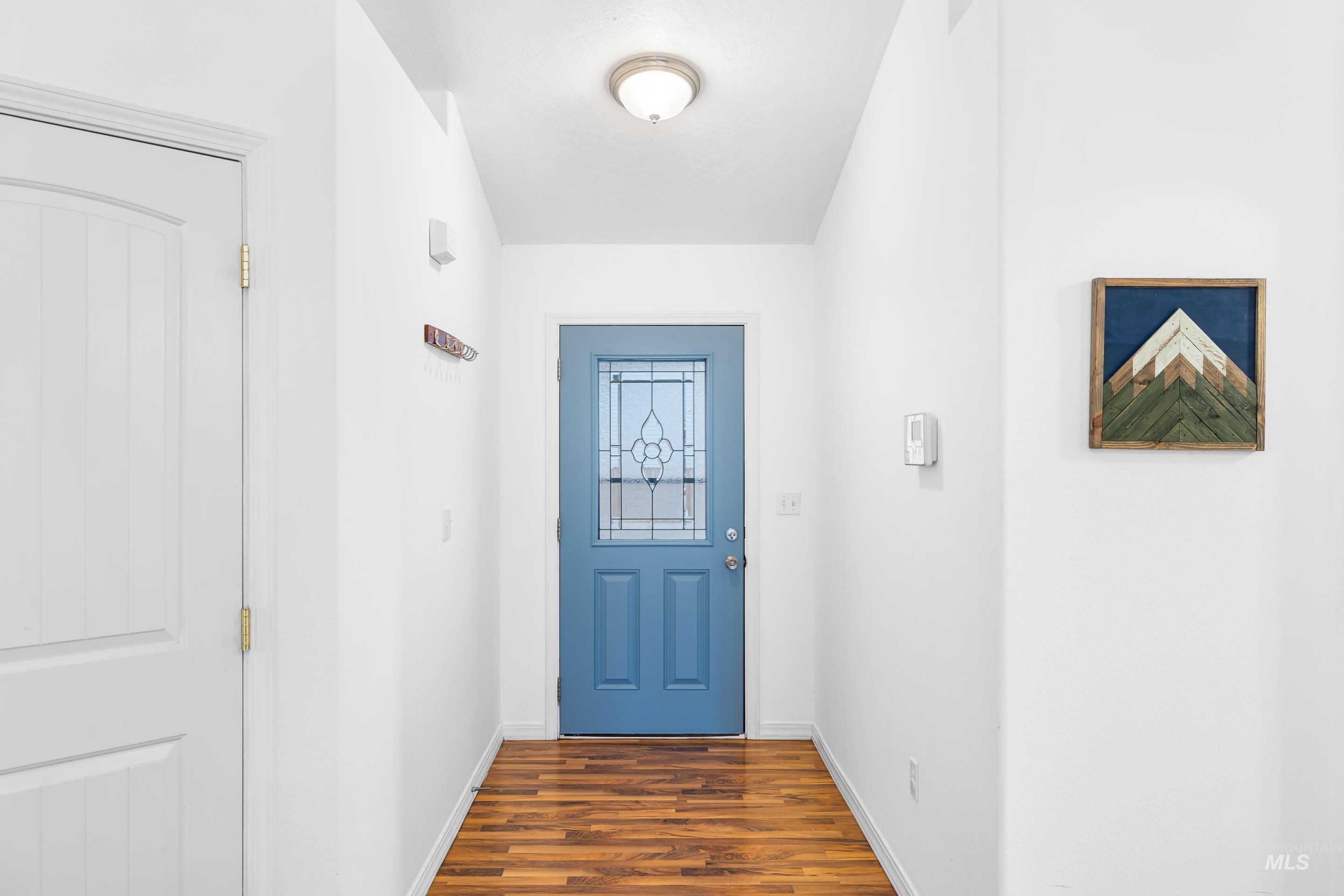 191 SW Quaker Dr, Mountain Home, Idaho 83647, 3 Bedrooms, 2 Bathrooms, Residential For Sale, Price $359,990,MLS 98972963