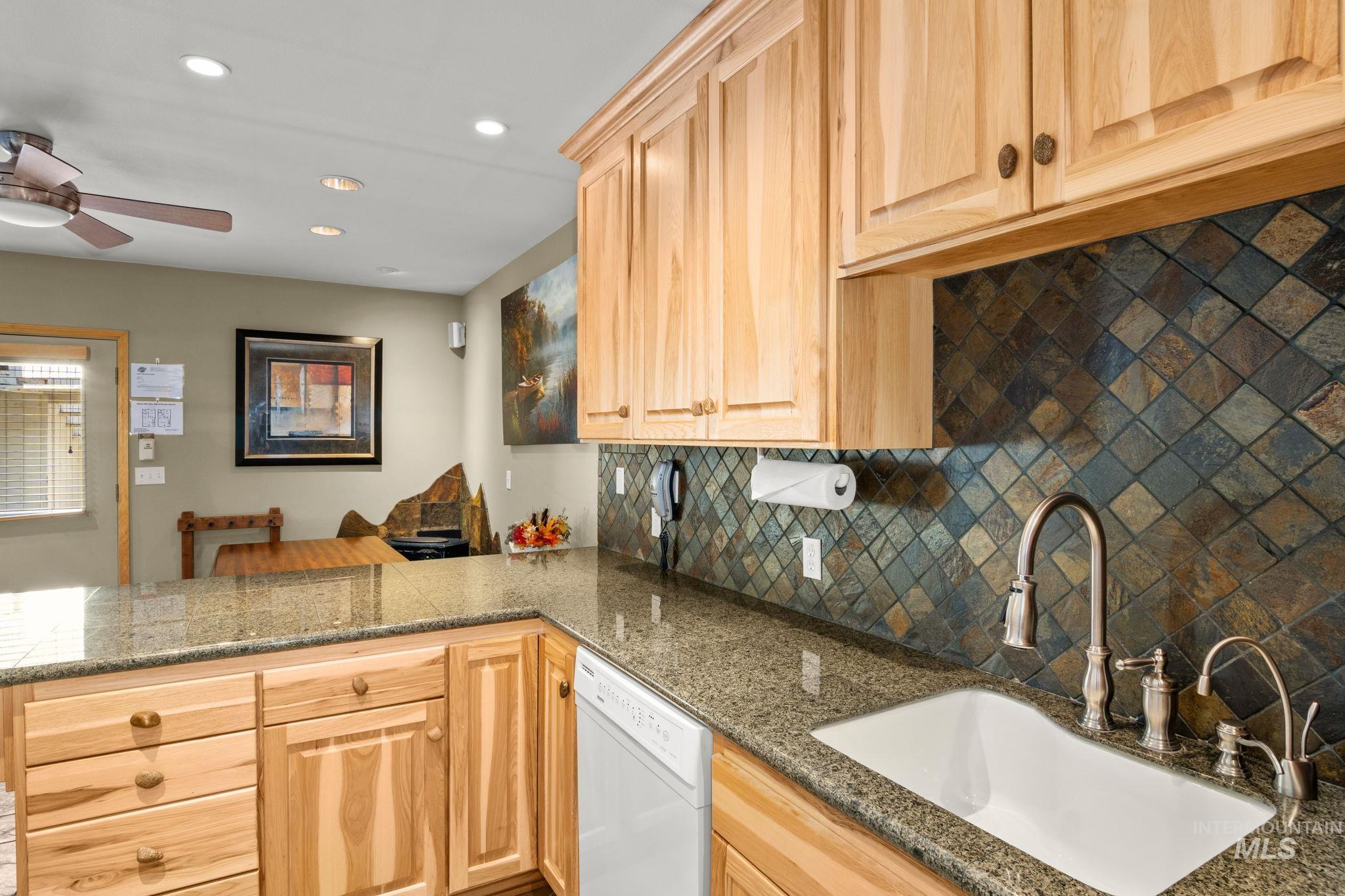 280 S 3rd Ave, Ketchum, Idaho 83340, 3 Bedrooms, 3 Bathrooms, Residential For Sale, Price $799,000,MLS 98972964