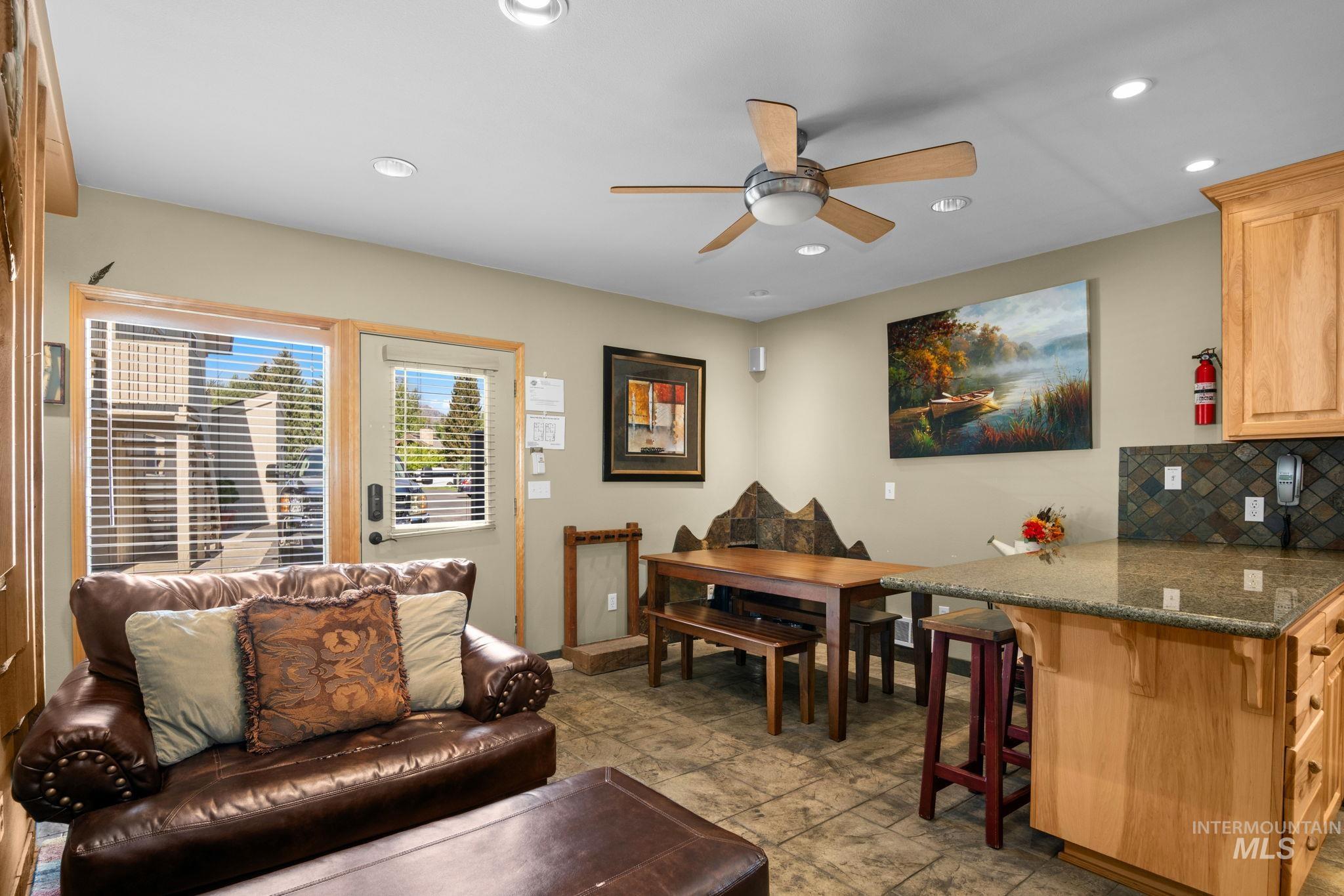 280 S 3rd Ave, Ketchum, Idaho 83340, 3 Bedrooms, 3 Bathrooms, Residential For Sale, Price $799,000,MLS 98972964