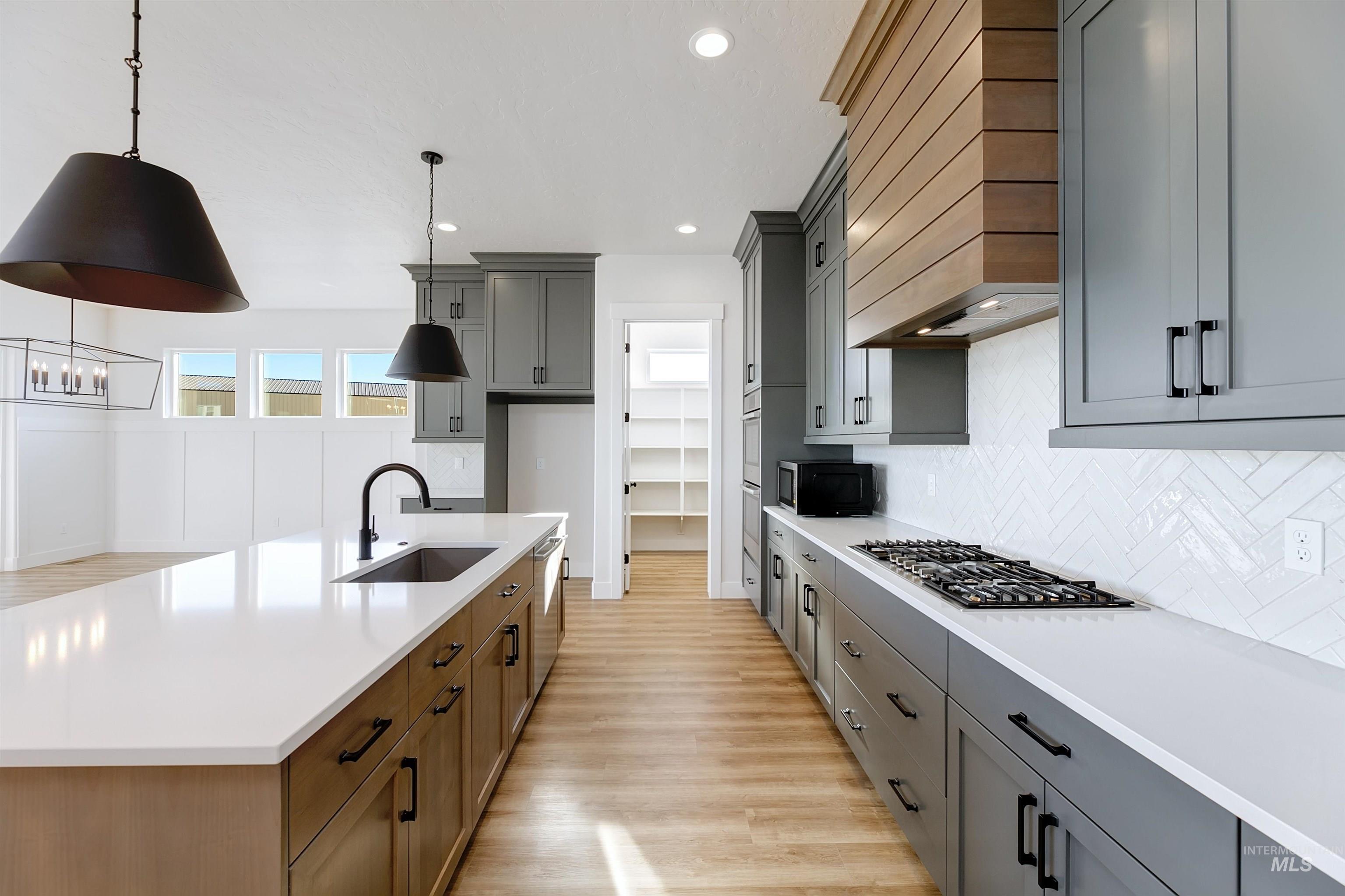 21870 Appaloosa Ave, Star, Idaho 83669, 3 Bedrooms, 3.5 Bathrooms, Residential For Sale, Price $1,054,385,MLS 98972965