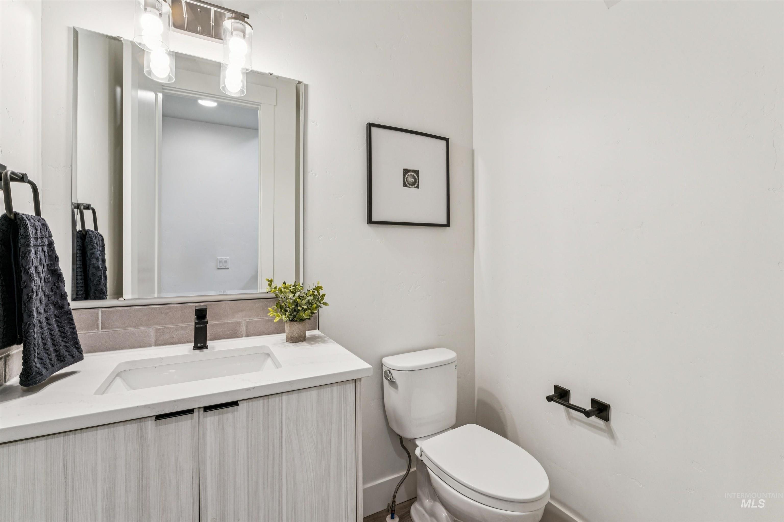 2587 E Jonagold, Emmett, Idaho 83617, 4 Bedrooms, 3.5 Bathrooms, Residential For Sale, Price $599,000,MLS 98972966