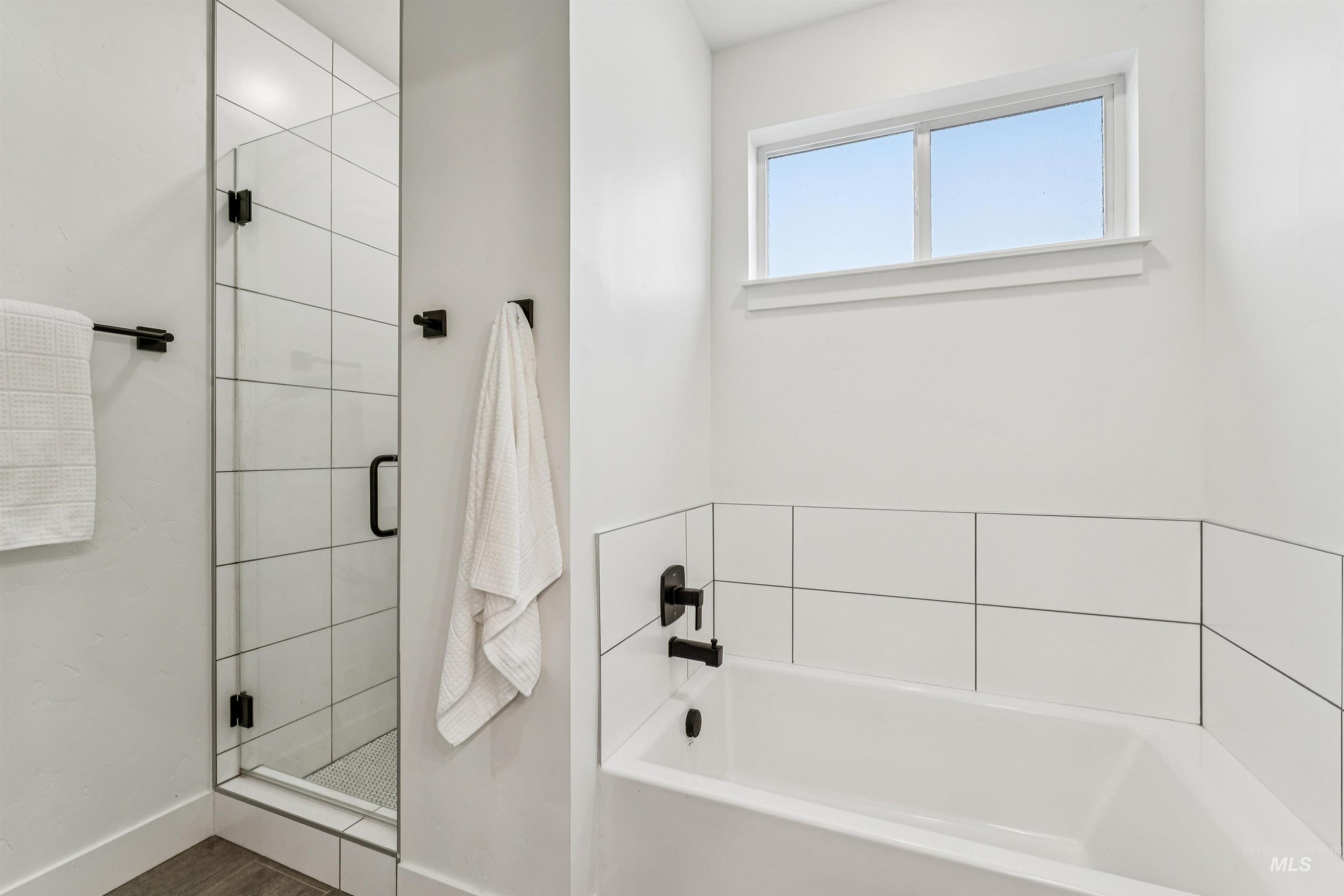 2587 E Jonagold, Emmett, Idaho 83617, 4 Bedrooms, 3.5 Bathrooms, Residential For Sale, Price $599,000,MLS 98972966