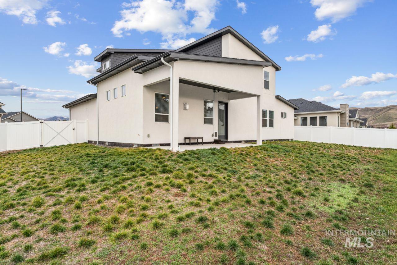 2587 E Jonagold, Emmett, Idaho 83617, 4 Bedrooms, 3.5 Bathrooms, Residential For Sale, Price $599,000, 98972966