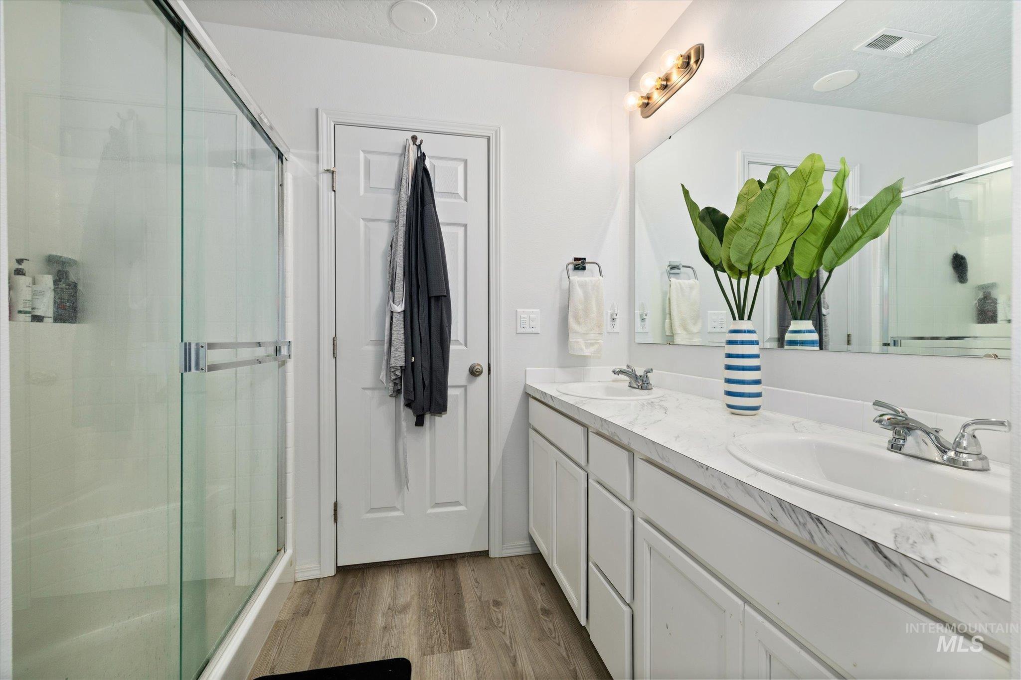 8356 E Conant St, Nampa, Idaho 83687, 3 Bedrooms, 2 Bathrooms, Residential For Sale, Price $414,800,MLS 98972967