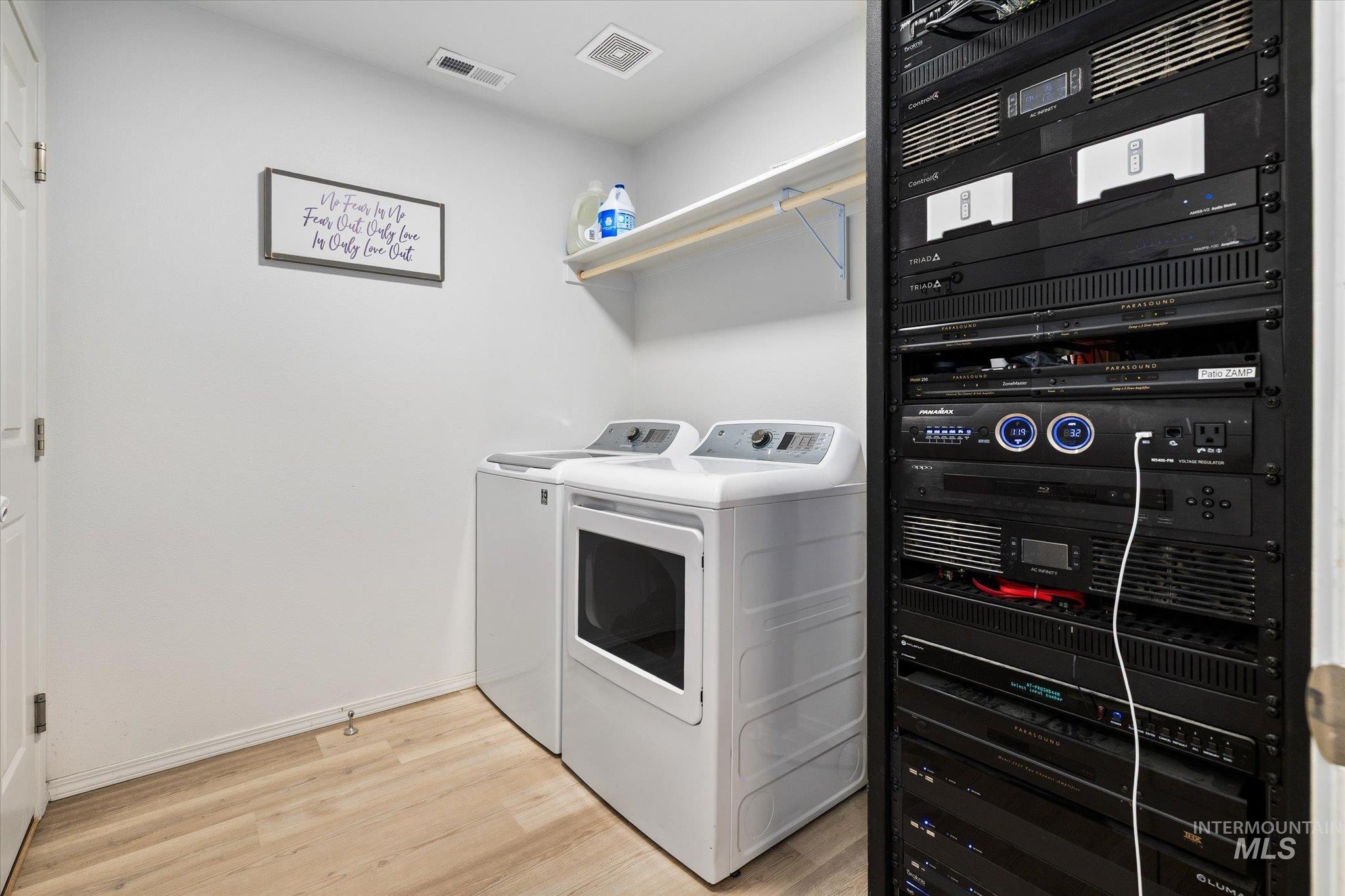 8356 E Conant St, Nampa, Idaho 83687, 3 Bedrooms, 2 Bathrooms, Residential For Sale, Price $414,800,MLS 98972967