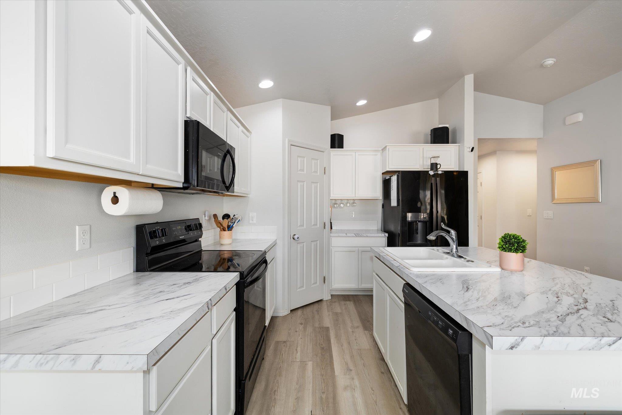 8356 E Conant St, Nampa, Idaho 83687, 3 Bedrooms, 2 Bathrooms, Residential For Sale, Price $414,800,MLS 98972967