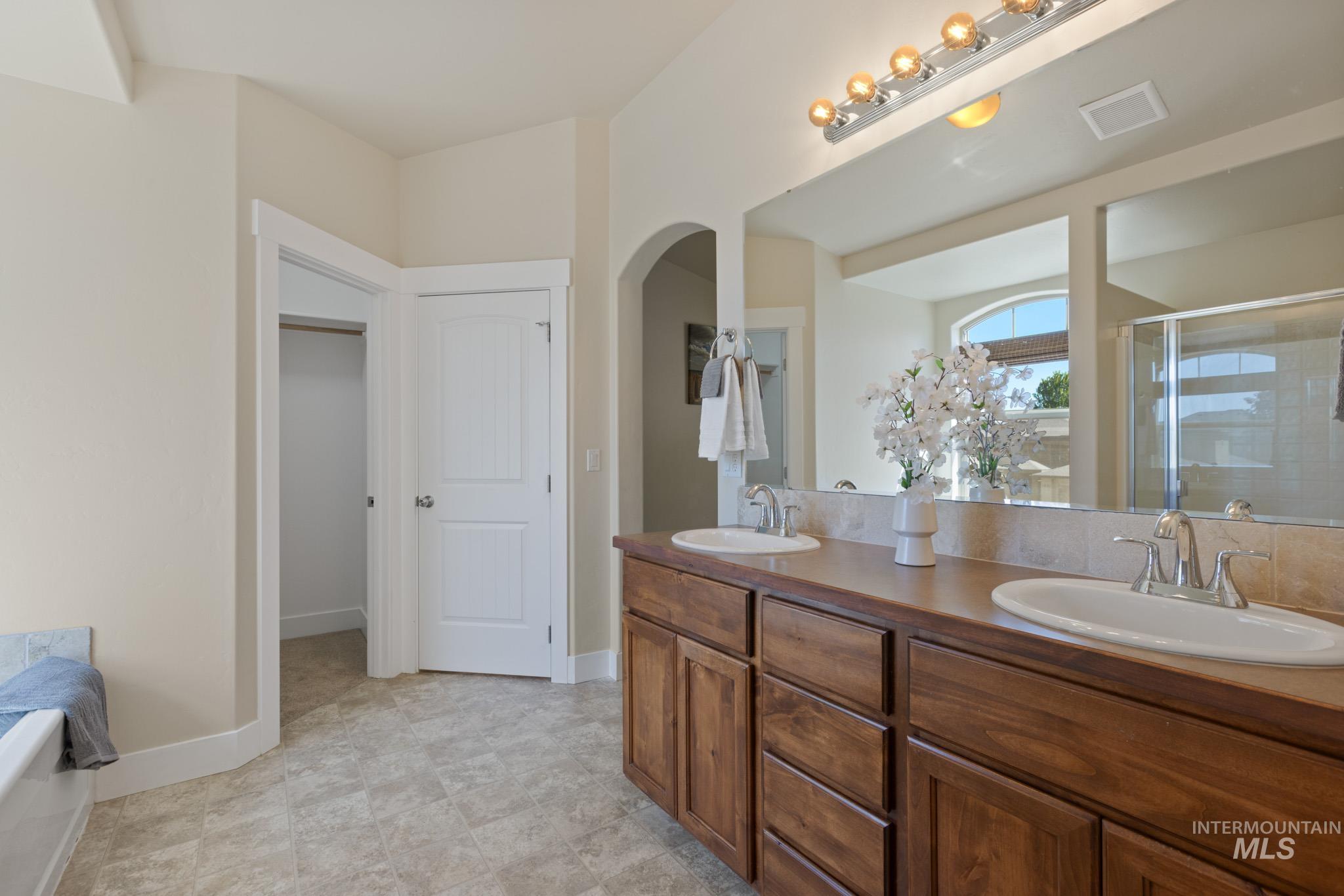 1838 W Pachino St, Meridian, Idaho 83646, 3 Bedrooms, 2.5 Bathrooms, Residential For Sale, Price $674,900,MLS 98972968