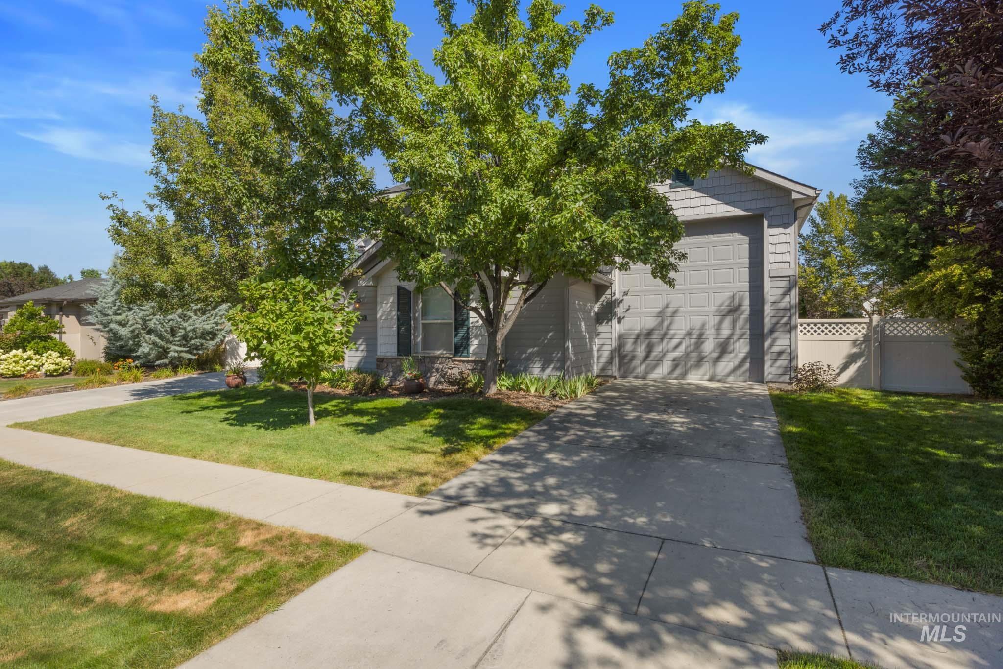 1838 W Pachino St, Meridian, Idaho 83646, 3 Bedrooms, 2.5 Bathrooms, Residential For Sale, Price $674,900,MLS 98972968