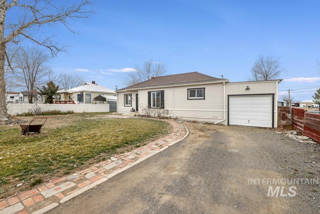 821 12th Ave N, Buhl, Idaho 83316, 3 Bedrooms, 2 Bathrooms, Residential For Sale, Price $265,000,MLS 98972969