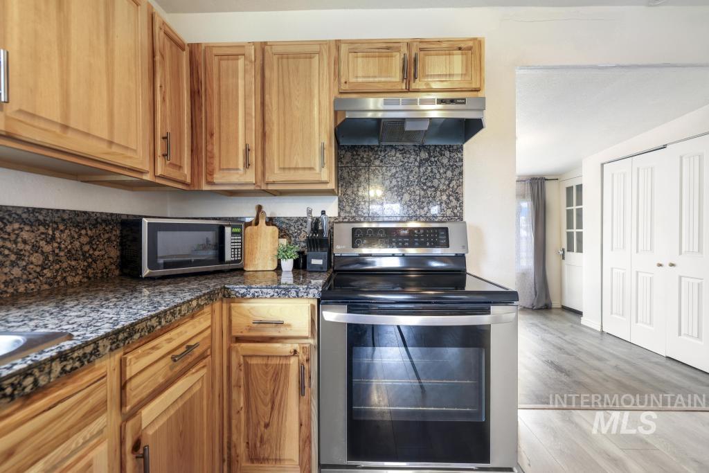 821 12th Ave N, Buhl, Idaho 83316, 3 Bedrooms, 2 Bathrooms, Residential For Sale, Price $265,000,MLS 98972969