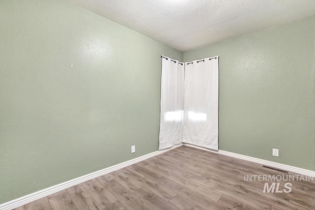 821 12th Ave N, Buhl, Idaho 83316, 3 Bedrooms, 2 Bathrooms, Residential For Sale, Price $265,000,MLS 98972969